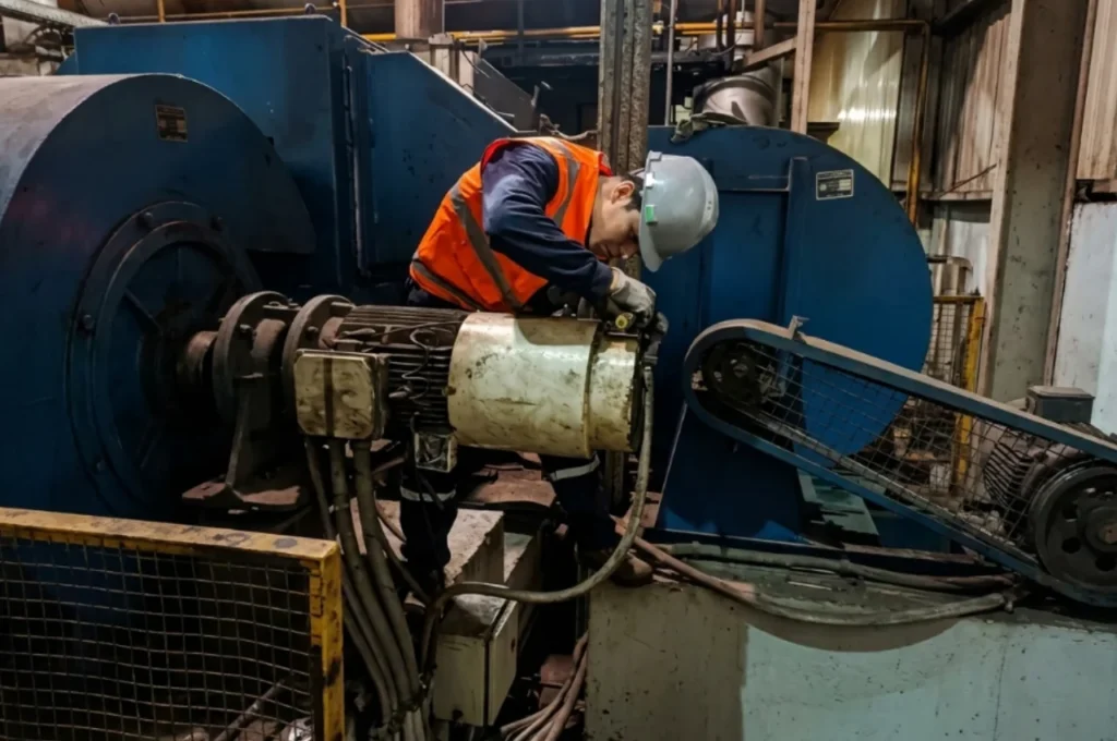 Servicio integral de soporte técnico preventivo y correctivo para maquinaria industrial.